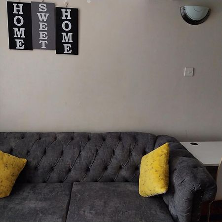 Convertible 1 Bedroom By Dg'S Suites Nairobi Ngoại thất bức ảnh